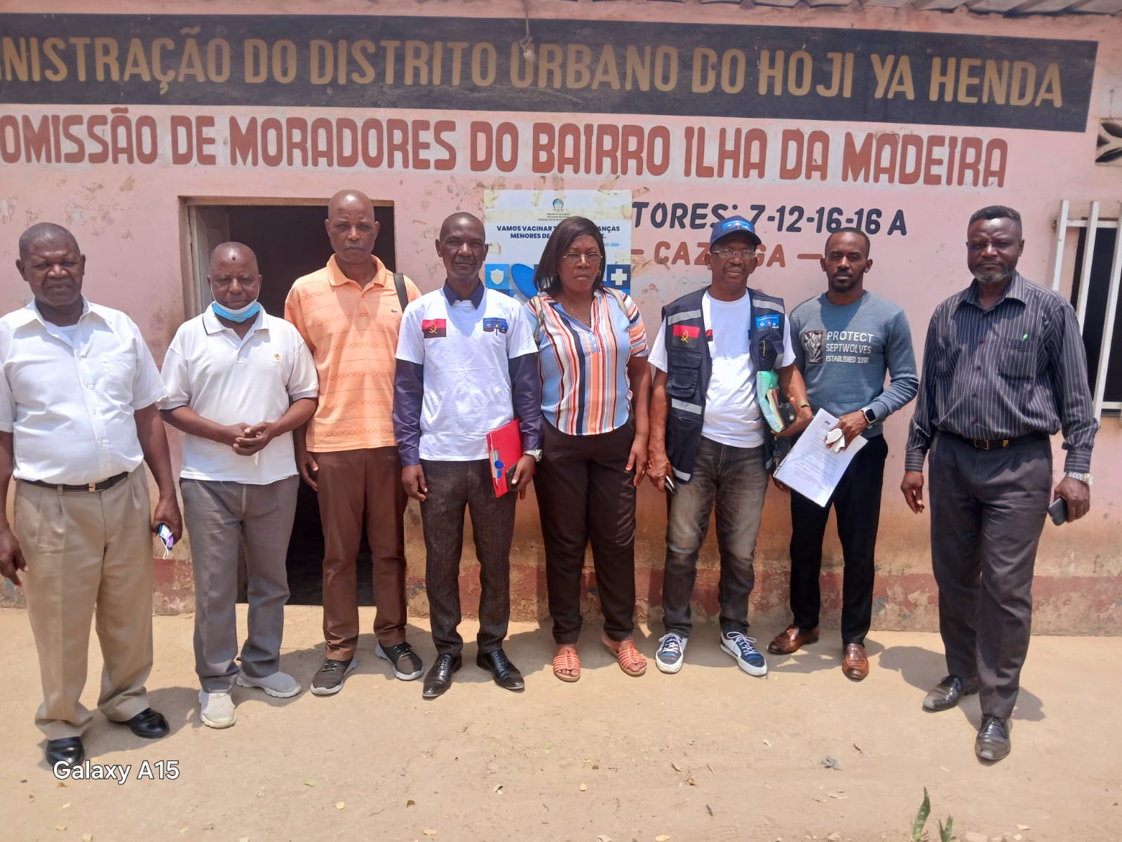 Equipa da RENARDEFPON na Administração do Distrito Urbano do Hoji Ya Henda, com a Comissão de Moradores do Bairro Ilha da Madeira
