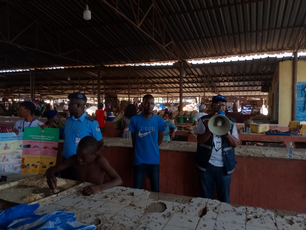 Campanha de prevenção da cólera no mercado do zango1, Icolo e Bengo