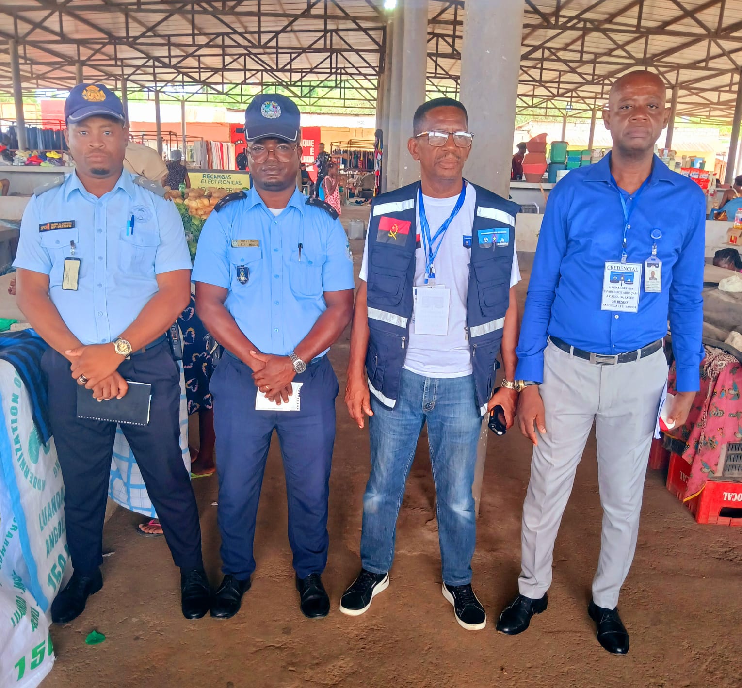 Equipa da RENARDEFPON com efetivos da Polícia Nacional em mercado do Bengo